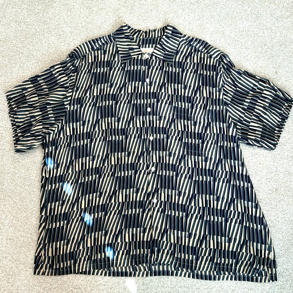 Men's Short-Sleeve Button-Up Shirt in Black and Cream